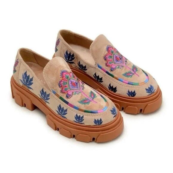 Farm Rio Embroidered Velvet Platform Loafers Beige US 8 Tropical Floral Chic - Picture 1 of 13